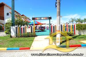 Casa - Sobrado com 4 quartos (sendo 4 suite(s)) a 500,00 metros praia.