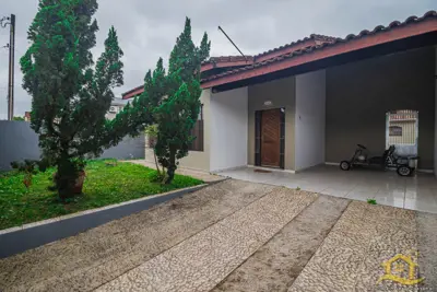 Casa para venda no bairro 43, em Peruíbe / SP.