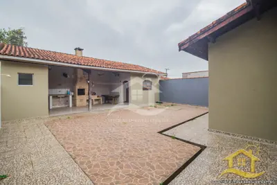 Casa para venda no bairro 43, em Peruíbe / SP.