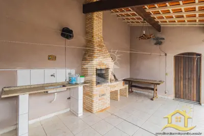 Casa para venda no bairro 43, em Peruíbe / SP.