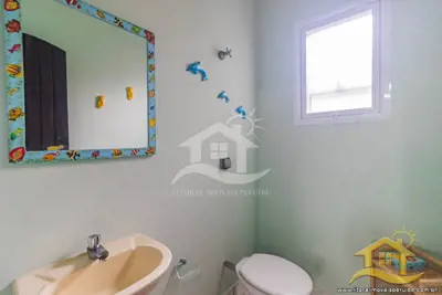 Casa para venda no bairro 43, em Peruíbe / SP.