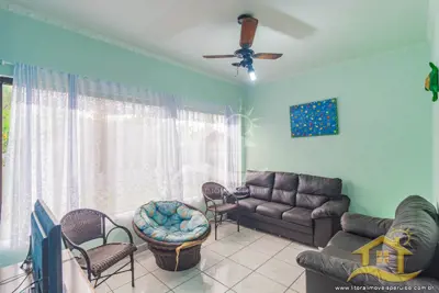 Casa para venda no bairro 43, em Peruíbe / SP.