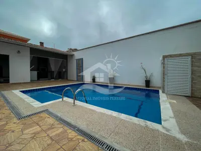 Casa - Sobrado com 4 dormitórios (sendo 3 suite(s)) a 300,00 metros praia.