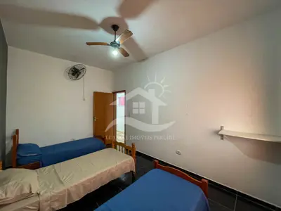 Casa - Sobrado com 4 dormitórios (sendo 3 suite(s)) a 300,00 metros praia.