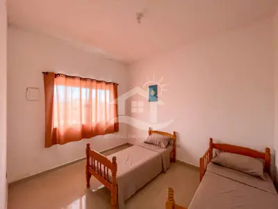 Casa - Sobrado com 4 dormitórios (sendo 3 suite(s)) a 300,00 metros praia.