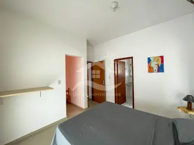 Casa - Sobrado com 4 dormitórios (sendo 3 suite(s)) a 300,00 metros praia.