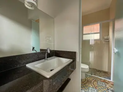 Casa - Sobrado Novo com 5 dormitórios (sendo 5 suite(s)) a 0,00 metros praia.