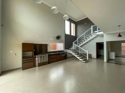 Casa - Sobrado Novo com 5 dormitórios (sendo 5 suite(s)) a 0,00 metros praia.