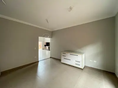 Casa - Sobrado Novo com 5 dormitórios (sendo 5 suite(s)) a 0,00 metros praia.