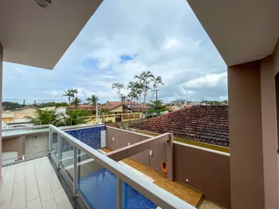 Casa - Sobrado Novo com 5 dormitórios (sendo 5 suite(s)) a 0,00 metros praia.