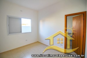 Casa - Térrea com 4 quartos (sendo 4 suite(s)) a 1,00 metros praia.