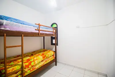 Casa - Térrea com 3 dormitórios (sendo 1 suite(s)) a 200,00 metros praia.