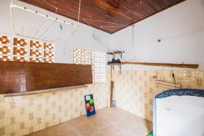 Casa - Térrea com 3 dormitórios (sendo 1 suite(s)) a 200,00 metros praia.