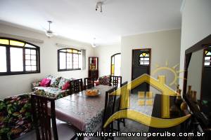 Casa - Térrea com 3 dormitórios (sendo 1 suite(s)) a 800,00 metros praia.