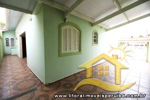 Casa - Térrea com 3 dormitórios (sendo 1 suite(s)) a 800,00 metros praia.