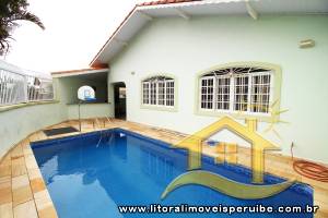 Casa - Térrea com 3 dormitórios (sendo 1 suite(s)) a 800,00 metros praia.