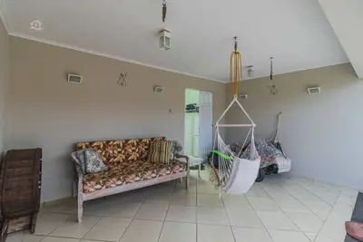 Casa - Sobrado com 3 dormitórios (sendo 0 suite(s)) a 250,00 metros praia.