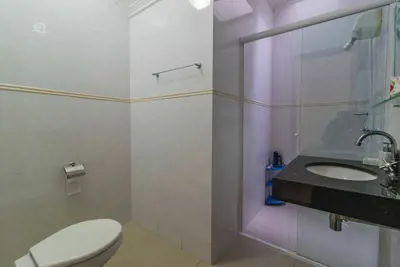 Casa - Sobrado com 3 dormitórios (sendo 0 suite(s)) a 250,00 metros praia.