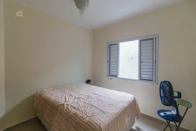 Casa - Sobrado com 3 dormitórios (sendo 0 suite(s)) a 250,00 metros praia.
