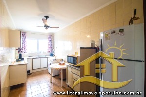 Apartamento - Amplo com 3 dormitórios (sendo 1 suite(s)) a 350,00 metros praia.