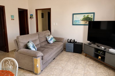 Casa - Térrea com 3 quartos (sendo 1 suite(s)) a 850 metros praia.