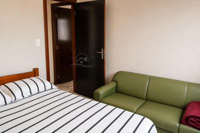 Casa - Térrea com 3 quartos (sendo 1 suite(s)) a 850 metros praia.