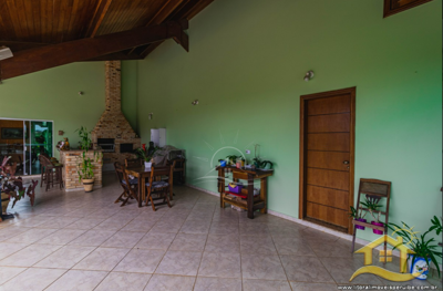 Casa - Sobrado com 4 dormitórios (sendo 4 suite(s)) a 3,00 metros praia.