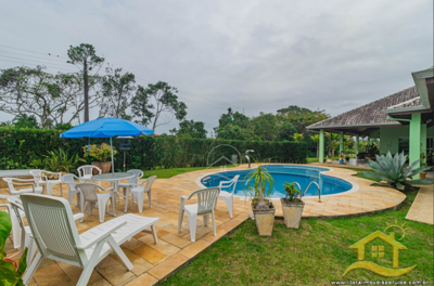 Casa - Sobrado com 4 dormitórios (sendo 4 suite(s)) a 3,00 metros praia.