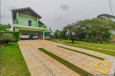 Casa - Sobrado com 4 dormitórios (sendo 4 suite(s)) a 3,00 metros praia.
