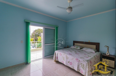 Casa - Sobrado com 4 dormitórios (sendo 4 suite(s)) a 3,00 metros praia.