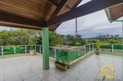 Casa - Sobrado com 4 dormitórios (sendo 4 suite(s)) a 3,00 metros praia.