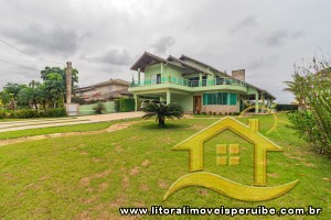 Casa - Sobrado com 4 dormitórios (sendo 4 suite(s)) a 3,00 metros praia.