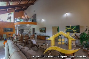 Casa - Sobrado com 4 dormitórios (sendo 4 suite(s)) a 3,00 metros praia.