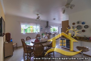 Casa - Sobrado com 4 dormitórios (sendo 4 suite(s)) a 3,00 metros praia.