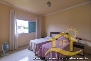 Casa - Sobrado com 4 dormitórios (sendo 4 suite(s)) a 3,00 metros praia.