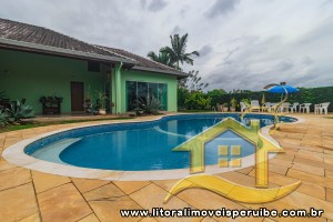 Casa - Sobrado com 4 dormitórios (sendo 4 suite(s)) a 3,00 metros praia.