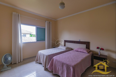 Casa - Sobrado com 4 dormitórios (sendo 4 suite(s)) a 3,00 metros praia.