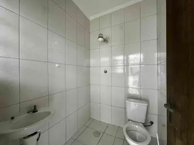 Casa - Térrea com 2 quartos (sendo 1 suite(s)) a 700,00 metros praia.