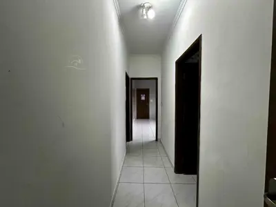 Casa - Térrea com 2 quartos (sendo 1 suite(s)) a 700,00 metros praia.