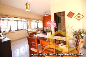 Casa - Térrea com piscina com 3 quartos (sendo 1 suite(s)) a 200,00 metros praia.