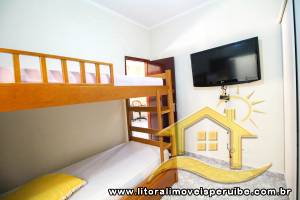 Casa - Térrea com piscina com 3 quartos (sendo 1 suite(s)) a 200,00 metros praia.