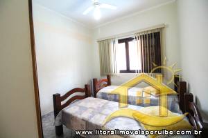 Casa - Térrea com piscina com 3 quartos (sendo 1 suite(s)) a 200,00 metros praia.