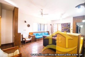 Casa - Térrea com 3 dormitórios (sendo 1 suite(s)) a 200,00 metros praia.