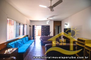 Casa - Térrea com 3 dormitórios (sendo 1 suite(s)) a 200,00 metros praia.