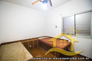 Casa - Térrea com 3 dormitórios (sendo 1 suite(s)) a 200,00 metros praia.