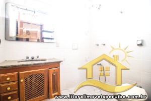 Casa - Térrea com 3 dormitórios (sendo 1 suite(s)) a 200,00 metros praia.