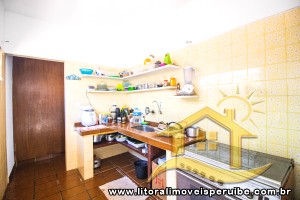 Casa - Térrea com 3 dormitórios (sendo 1 suite(s)) a 200,00 metros praia.