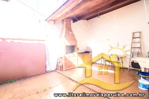 Casa - Térrea com 3 dormitórios (sendo 1 suite(s)) a 200,00 metros praia.
