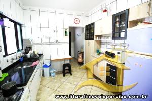 Casa - Térrea com 3 quartos (sendo 2 suite(s)) a 1000,00 metros praia.