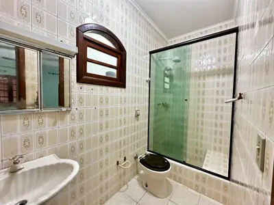 Casa - com Mezanino com 3 quartos (sendo 2 suite(s)) a 600,00 metros praia.